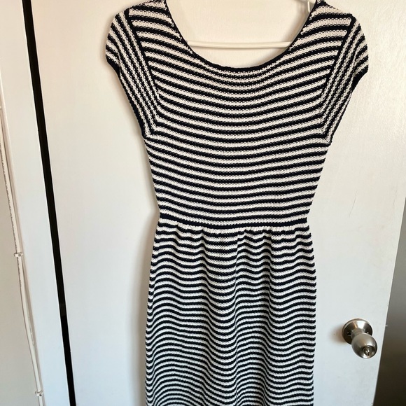 Tart Striped Knitted Short Sleeve Dress - Size S - Picture 3 of 11